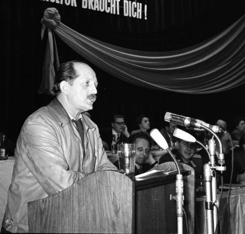 Erwin Strittmatter als Redner  auf der 1. Bitterfelder Konferenz 1959