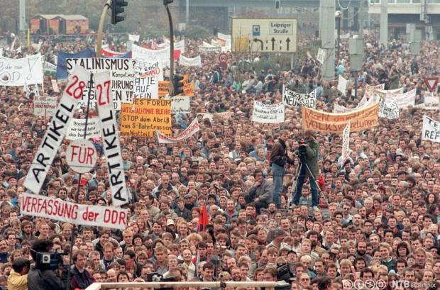 Volksfest und Übung des aufrechten Gangs: die Alexanderplatz-Demo vom 4. November 1989